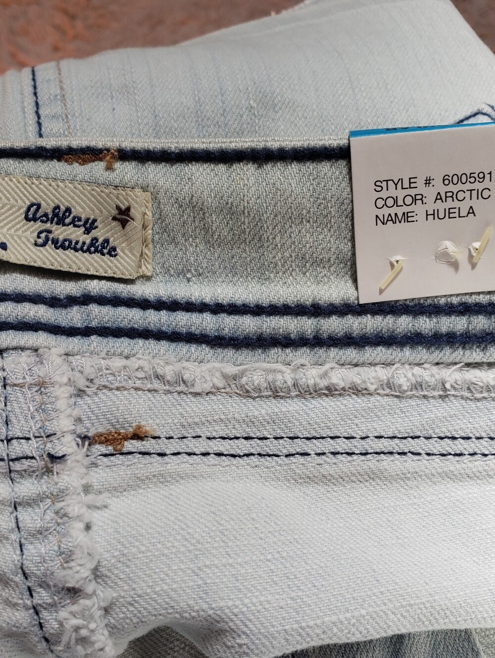 Vintage L.E.I. Mini Denim Skirt Size 9 Low Rise Raw Hem Grunge Light Wash Street - Picture 7 of 8